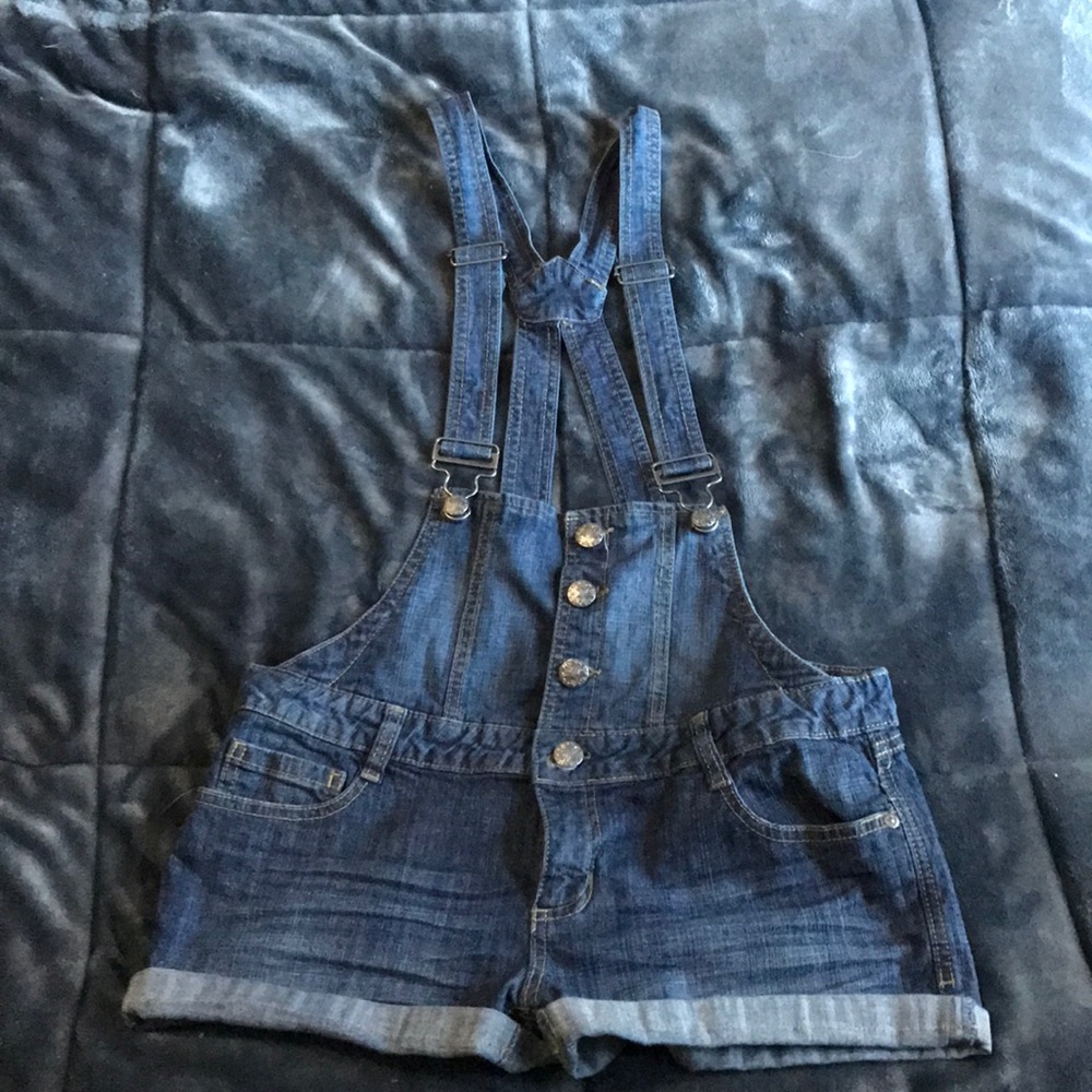 Overall shorts